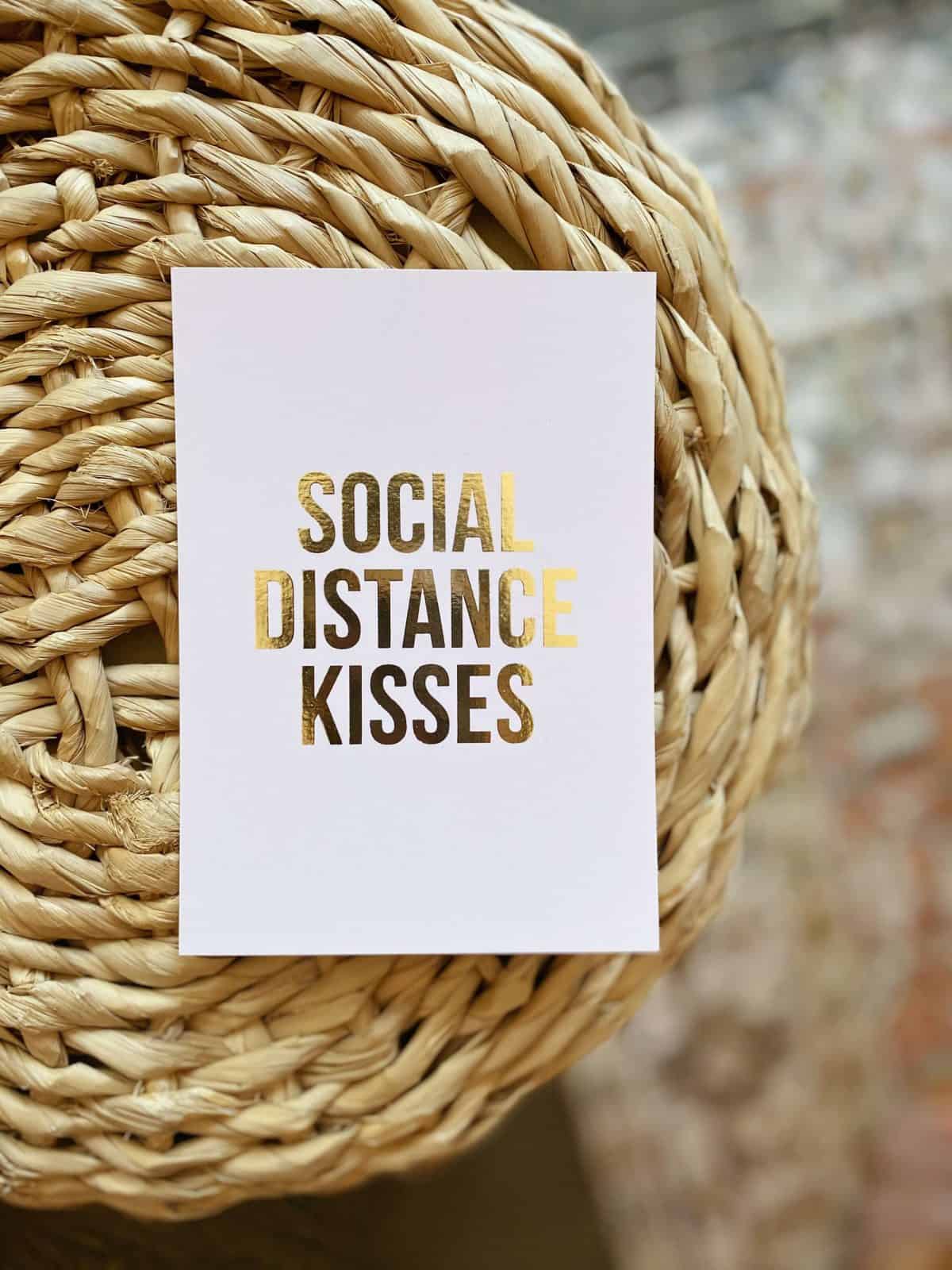 lilbobs.nl-ansichtkaarten-mrsbobs-socialdistance