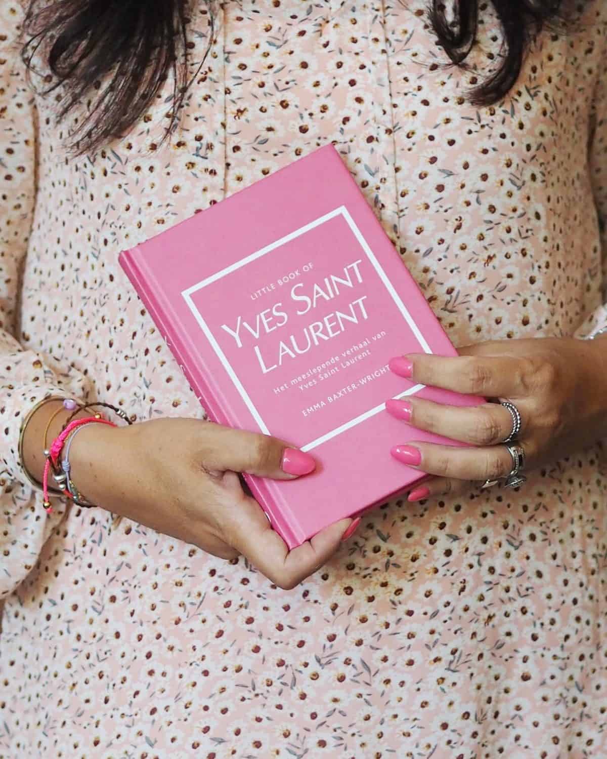 lilbobs-mrsbobs-coffeetablebook-pink-roze