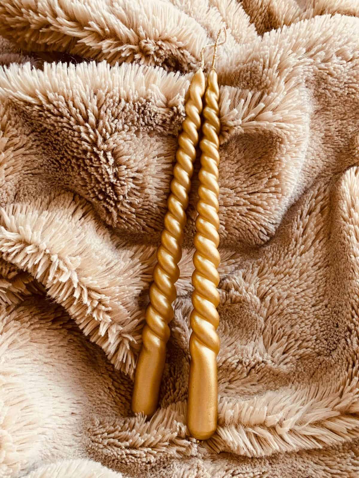 lilbobs.nl-mrsbobs-kaarsen-dinerkaarsen-swirl-goud-kerst
