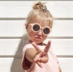 babymocs-sunnies-pink-zonnebril-twinnen