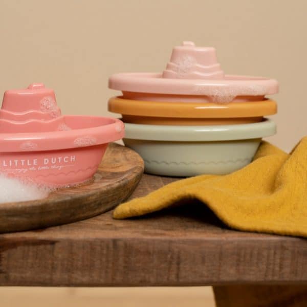 lilbobs.nl-speelgoed-badspeelgoed-bootjes-littledutch